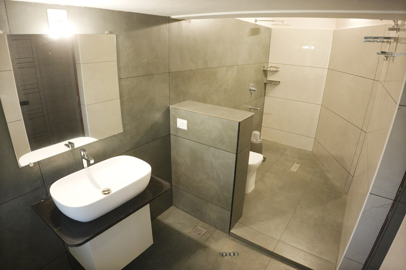 Modern Bathroom Space